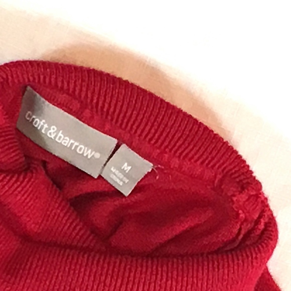 Super Soft Red Turtleneck Sweater size M - Picture 2 of 3